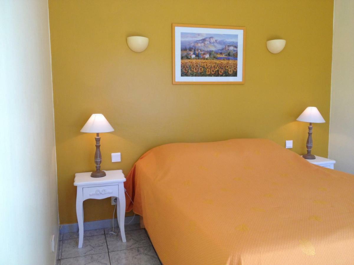 Mas La Cigaliere Bed & Breakfast Venasque Bagian luar foto