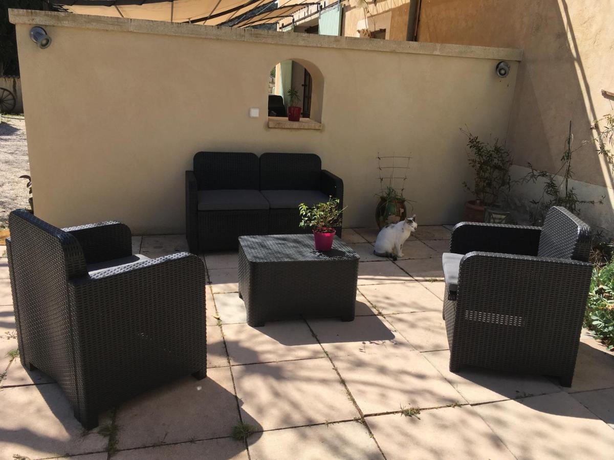 Mas La Cigaliere Bed & Breakfast Venasque Bagian luar foto