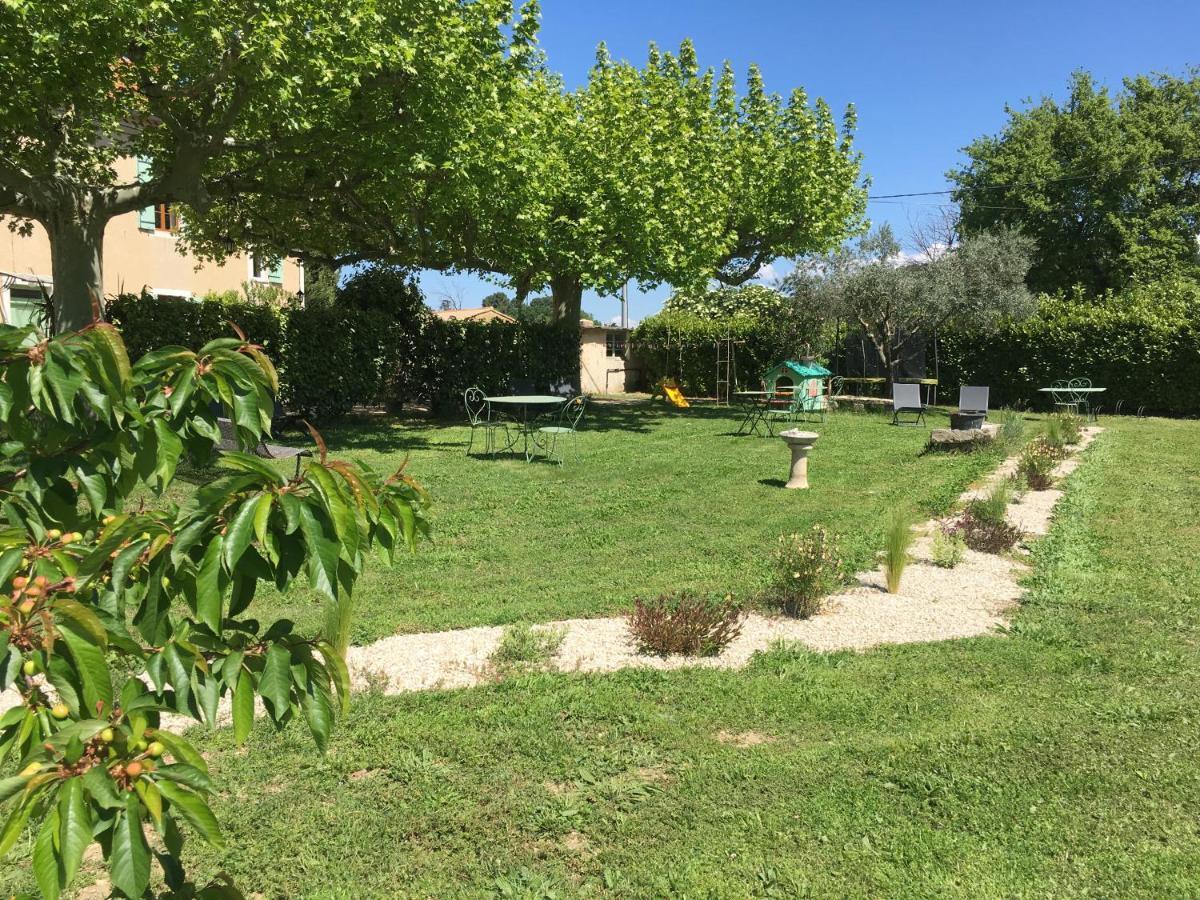 Mas La Cigaliere Bed & Breakfast Venasque Bagian luar foto